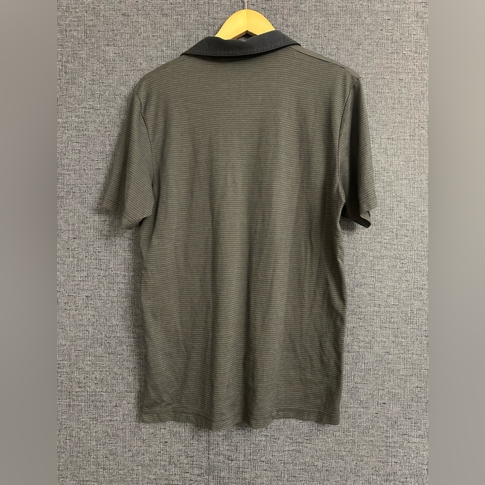 Travis Mathew golf shirt polo breathable fabric classic collar short sleeves M - Picture 5 of 7